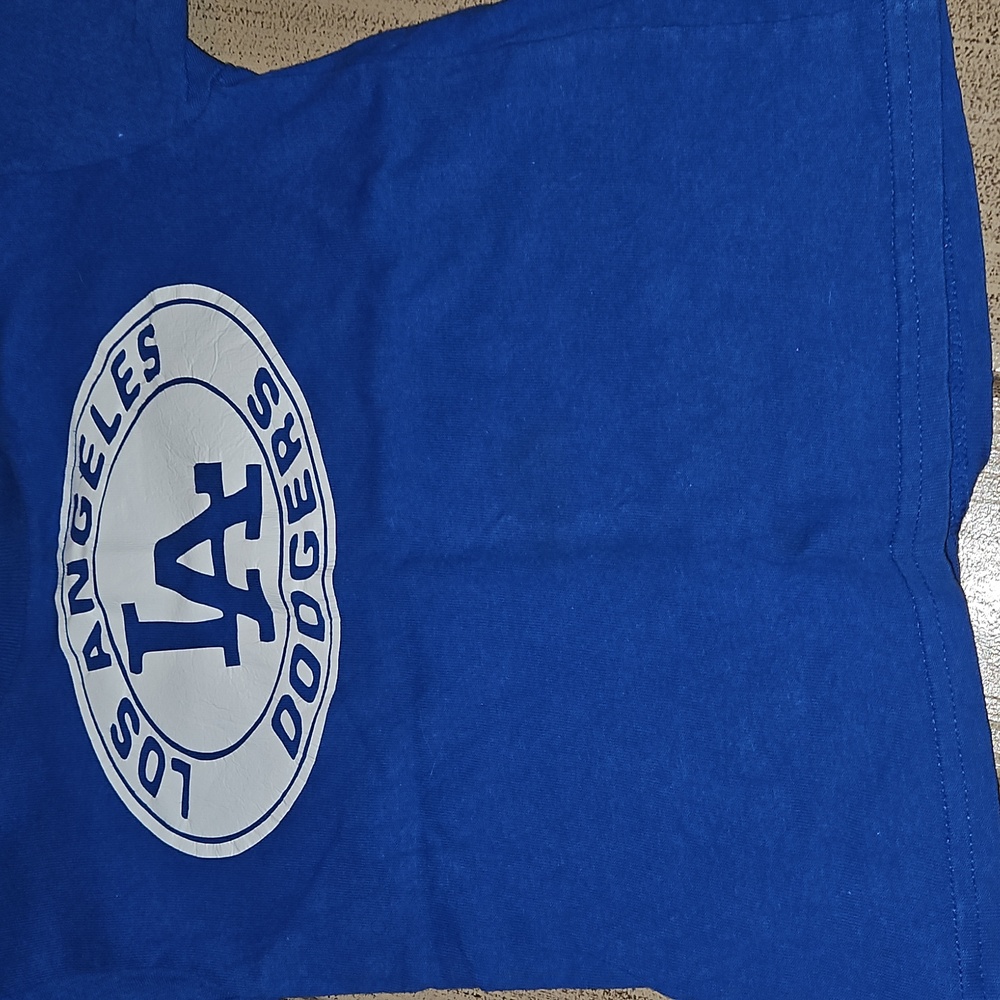 Shirts - Picture 4 of 6